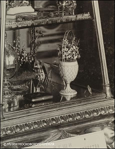 The 1901 Imperial Egg at the Von Dervis Exhibition in 1902